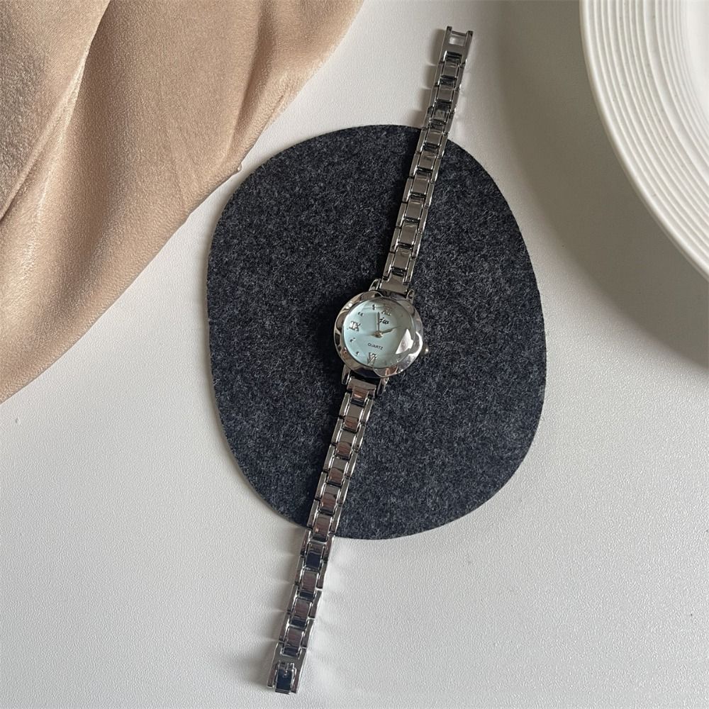 Fashionable Exquisite Golden W - مراجعة Smartwatch Vintage Watches For Men وسعره